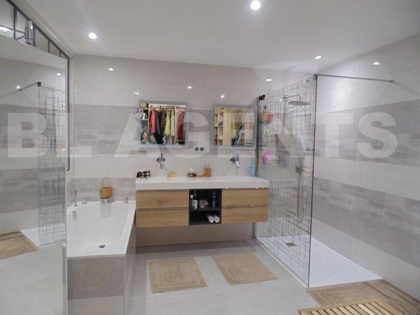 TRES BELLE MAISON DE CARACTERE