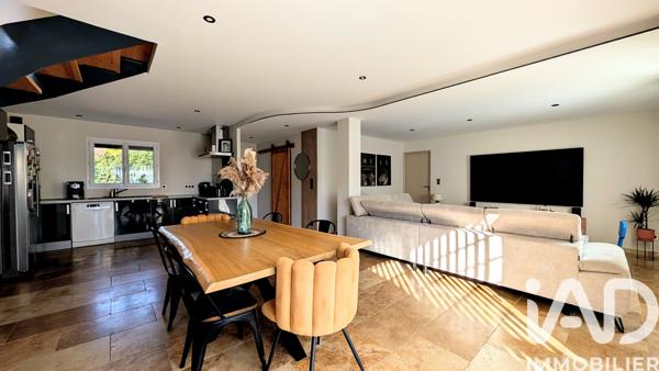 Maison à vendre 8 pièces 157 m² Carpentras