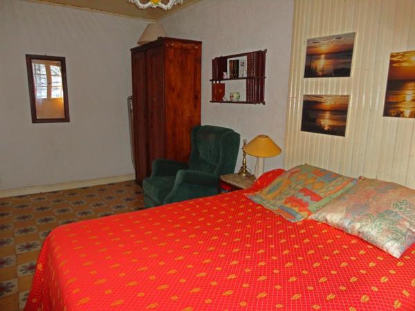 Dpt Pyrénées Orientales (66), à vendre Maison P8 de 132 m², terrasse et local commercial