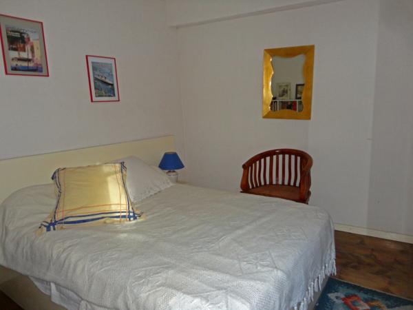 Dpt Pyrénées Orientales (66), à vendre Maison P8 de 132 m², terrasse et local commercial