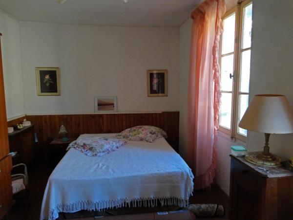 Dpt Pyrénées Orientales (66), à vendre Maison P8 de 132 m², terrasse et local commercial