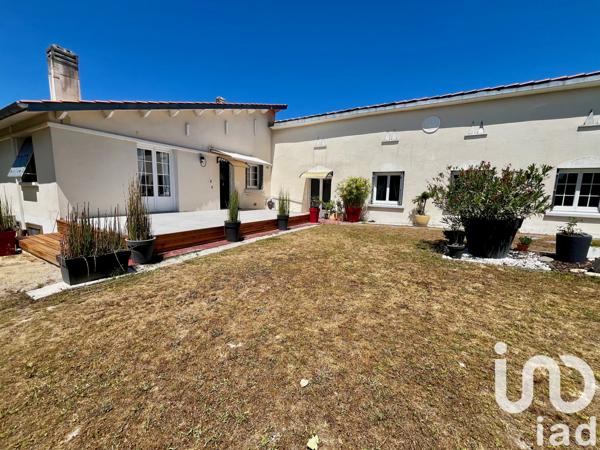 Maison à vendre 8 pièces 180 m² Barbezieux-Saint-Hilaire