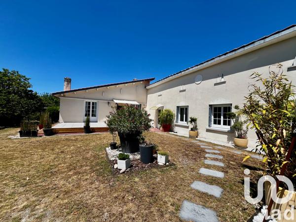 Maison à vendre 8 pièces 180 m² Barbezieux-Saint-Hilaire