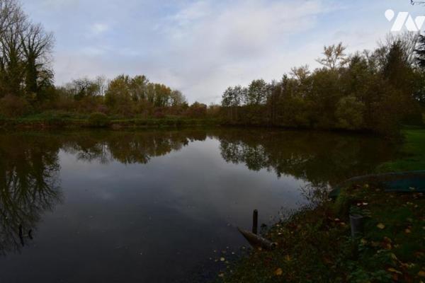 UN ENSEMBLE DE TERRAIN ET DE BOIS  AVEC ETANG , CHALET DE DETENTE ET HUTTE DE CHASSE  ENVIRON 12 Ha