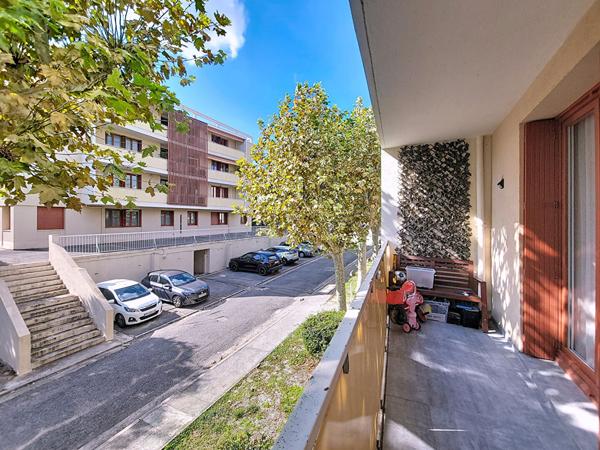 Appartement Marseille 3 pièce(s) 81.22 m2