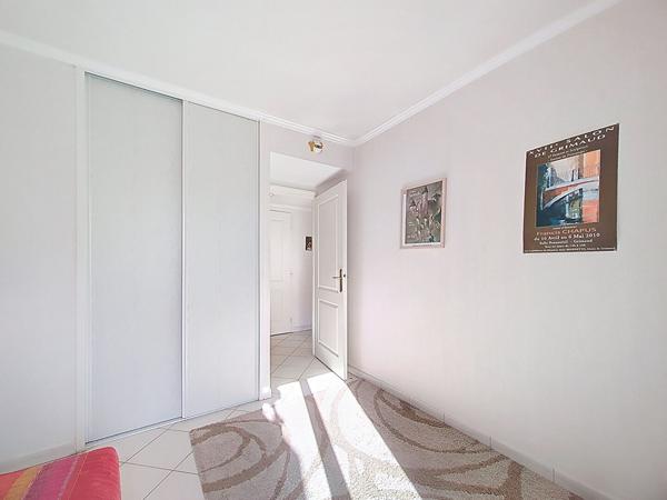 SAINT AYGULF T3 RESIDENCE AVEC PISCINE GARAGE CAVE