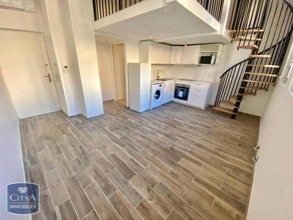 Appartement à louer 1 pièce 37.2m² Le Lavandou (83980)