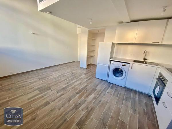 Appartement à louer 1 pièce 37.2m² Le Lavandou (83980)