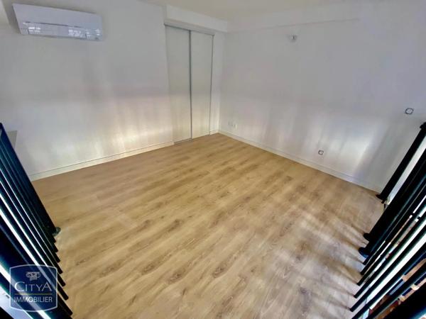 Appartement à louer 1 pièce 37.2m² Le Lavandou (83980)