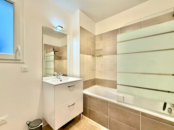 Châteauneuf-les-Martigues (13220) À louer – T3 en duplex avec terrasse – Châteauneuf-les-Martigues (13220)