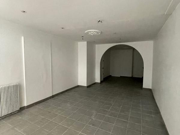 Local commercial 1 pièce T1 F1 40 m² à Charleville Mezieres 18 AVENUE FOREST 08000 à louer