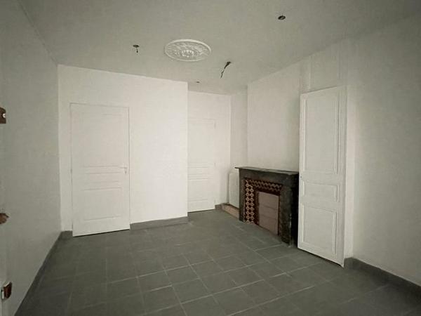 Local commercial 1 pièce T1 F1 40 m² à Charleville Mezieres 18 AVENUE FOREST 08000 à louer