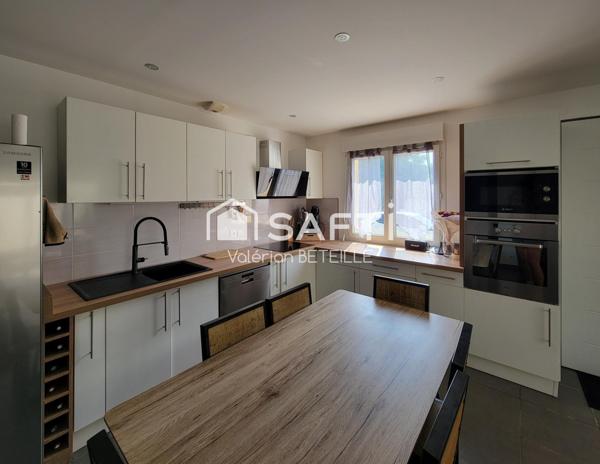 Maison récente 3 chambres avec piscine, jardin et garage