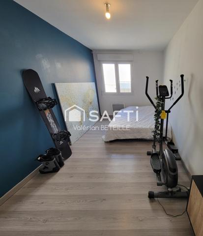 Maison récente 3 chambres avec piscine, jardin et garage