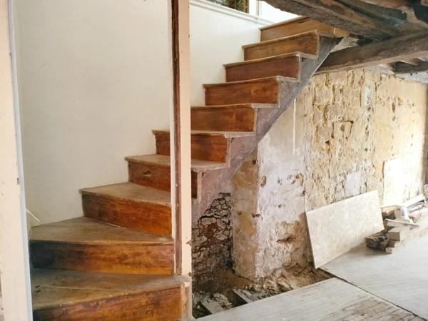 Ensemble immobilier de charme à rénover avec extérieur