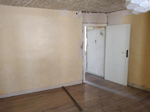 Ensemble immobilier de charme à rénover avec extérieur