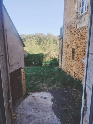 Ensemble immobilier de charme à rénover avec extérieur