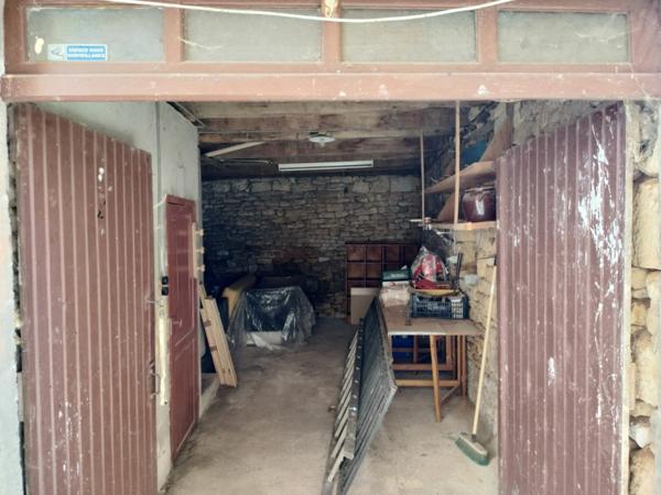 Ensemble immobilier de charme à rénover avec extérieur