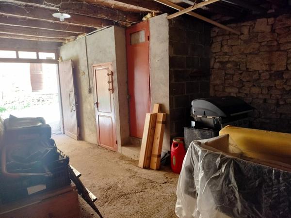 Ensemble immobilier de charme à rénover avec extérieur