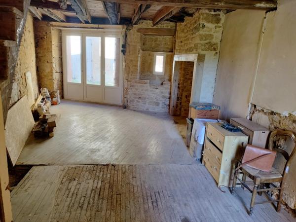 Ensemble immobilier de charme à rénover avec extérieur