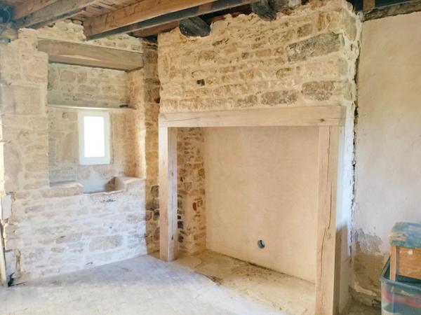 Ensemble immobilier de charme à rénover avec extérieur