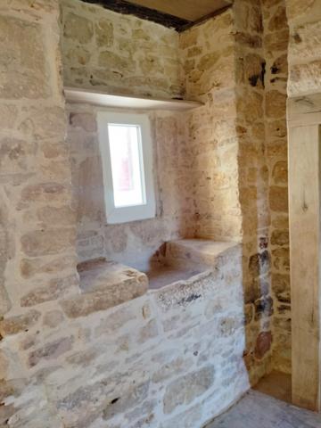 Ensemble immobilier de charme à rénover avec extérieur