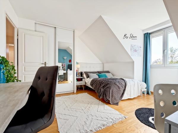 VILLA KAUFMAN & BROAD – GOLF DE BUSSY-SAINT-GEORGES – SUITE AU REZ-DE-CHAUSSÉE – GRAND JARDIN SANS VIS-À-VIS – DOUBLE GARAGE – SANS TRAVAUX
