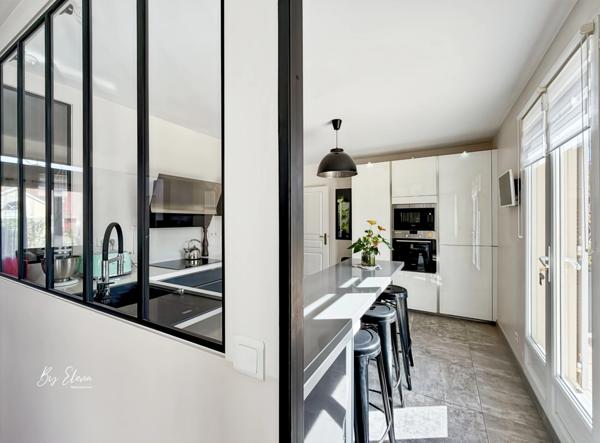 VILLA KAUFMAN & BROAD – GOLF DE BUSSY-SAINT-GEORGES – SUITE AU REZ-DE-CHAUSSÉE – GRAND JARDIN SANS VIS-À-VIS – DOUBLE GARAGE – SANS TRAVAUX