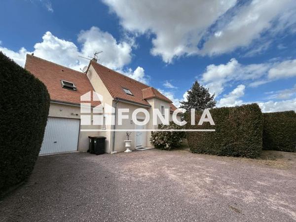 Location Maison 4 pièces 127.3 m² - 3 PLACE ETIENNE DUVAL Mondrainville 14210