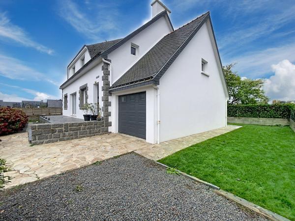 Charmante maison rénovée avec goût , plus de 200 m² habitables, volumes généreux !