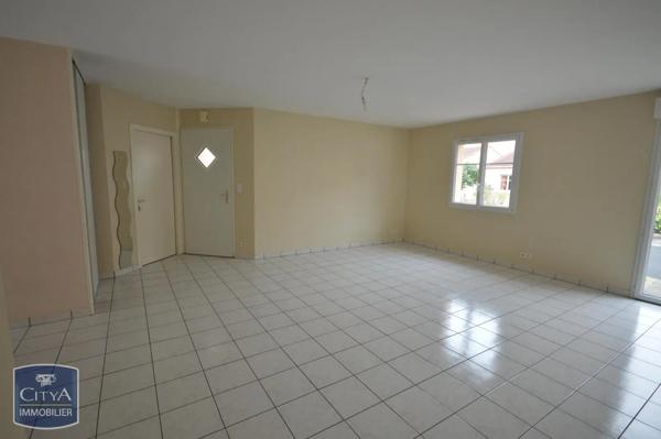 Maison à louer 5 pièces 89.67m² Cholet (49300)