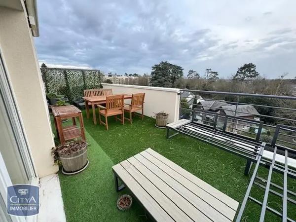 Appartement à louer 2 pièces 55.08m² Tours (37100)