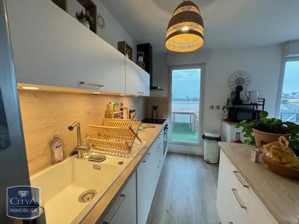 Appartement à louer 2 pièces 55.08m² Tours (37100)