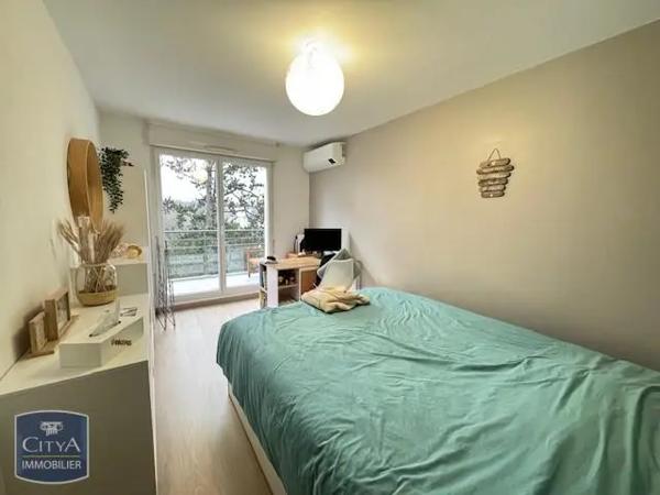 Appartement à louer 2 pièces 55.08m² Tours (37100)