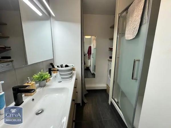 Appartement à louer 2 pièces 55.08m² Tours (37100)