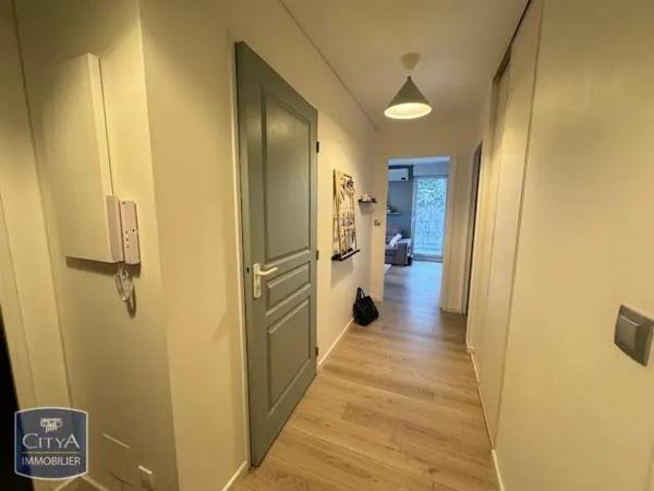 Appartement à louer 2 pièces 55.08m² Tours (37100)