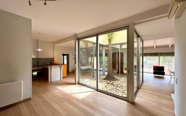 Maison à vendre    7 pièces • 300 m2 Sète