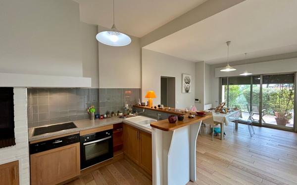 Maison à vendre    7 pièces • 300 m2 Sète