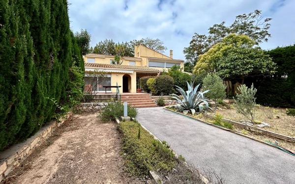 Maison à vendre    7 pièces • 300 m2 Sète