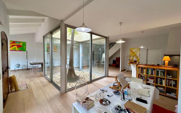Maison à vendre    7 pièces • 300 m2 Sète