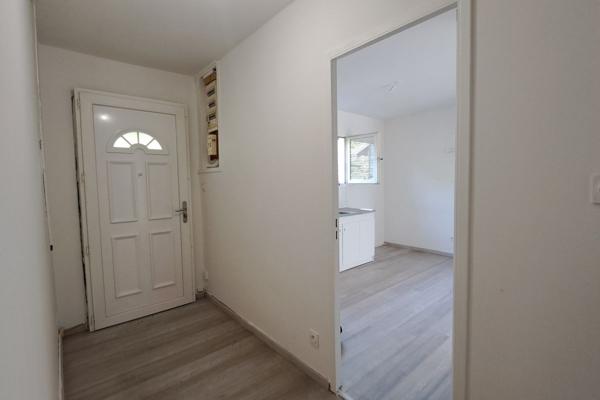 Moirans - Maison de Type 6