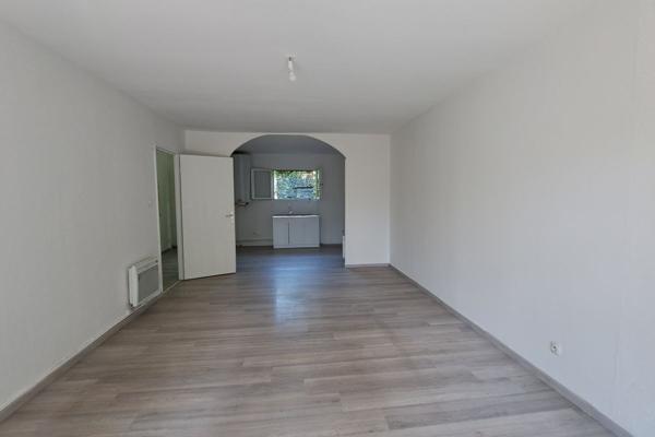 Moirans - Maison de Type 6