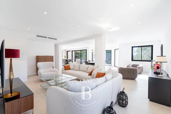 Valbonne, Villa 5 Chambres -  325 m² à vendre
