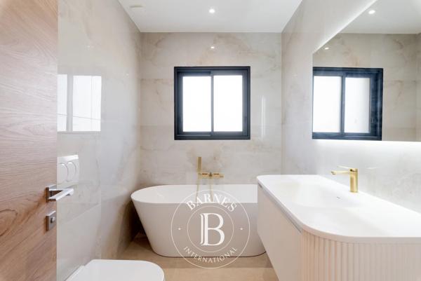Valbonne, Villa 5 Chambres -  325 m² à vendre