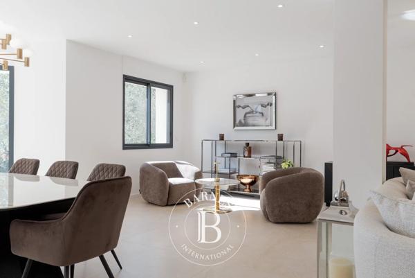 Valbonne, Villa 5 Chambres -  325 m² à vendre