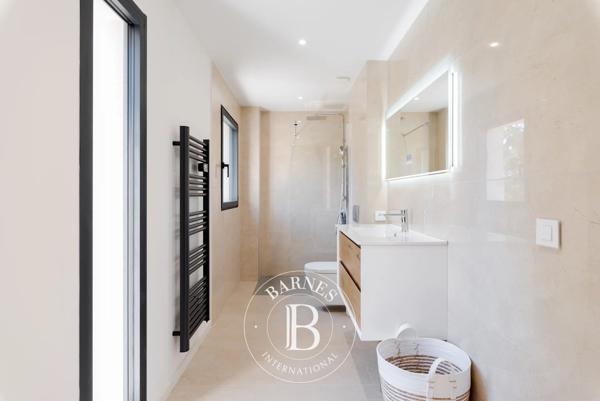 Valbonne, Villa 5 Chambres -  325 m² à vendre