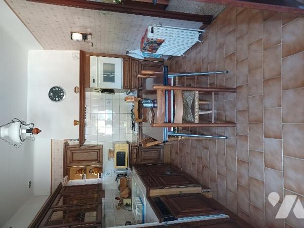 EYGUIERES Au cœur du village  Maison de plain-pied avec piscine et garage