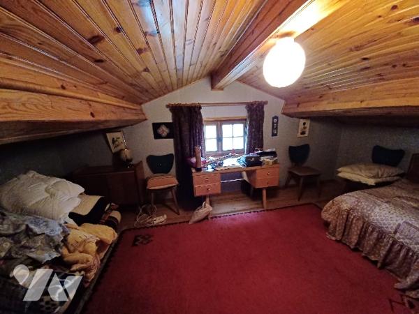 EYGUIERES Au cœur du village  Maison de plain-pied avec piscine et garage