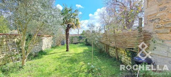 Maison ancienne en pierre T6 de 182 m2 avec un beau jardin