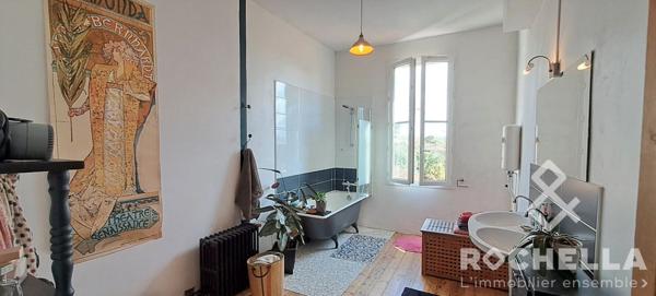 Maison ancienne en pierre T6 de 182 m2 avec un beau jardin